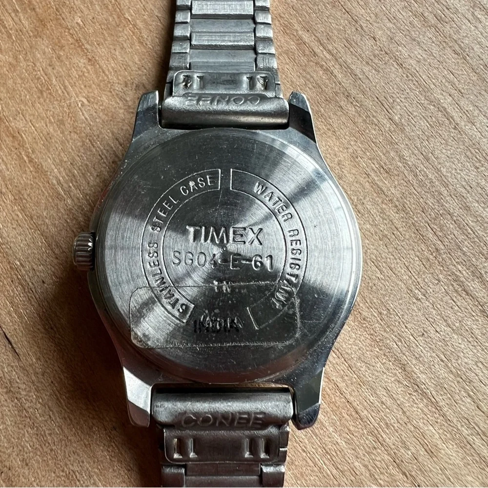 Vintage Timex ladies stainless steel watch water resistant NEW BATTERY